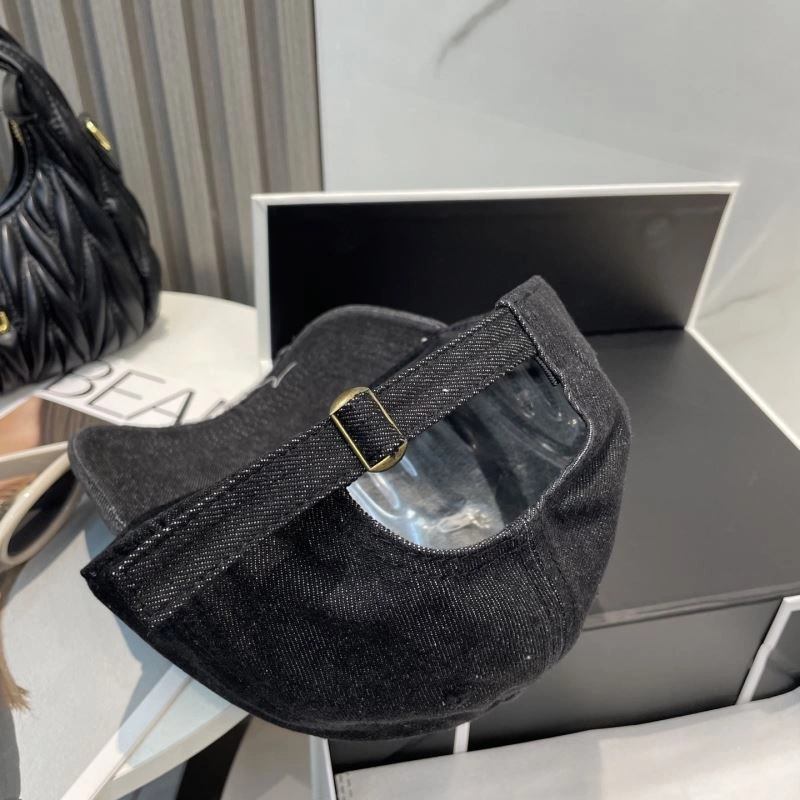 Lightweight Calvin Klein Caps 260479