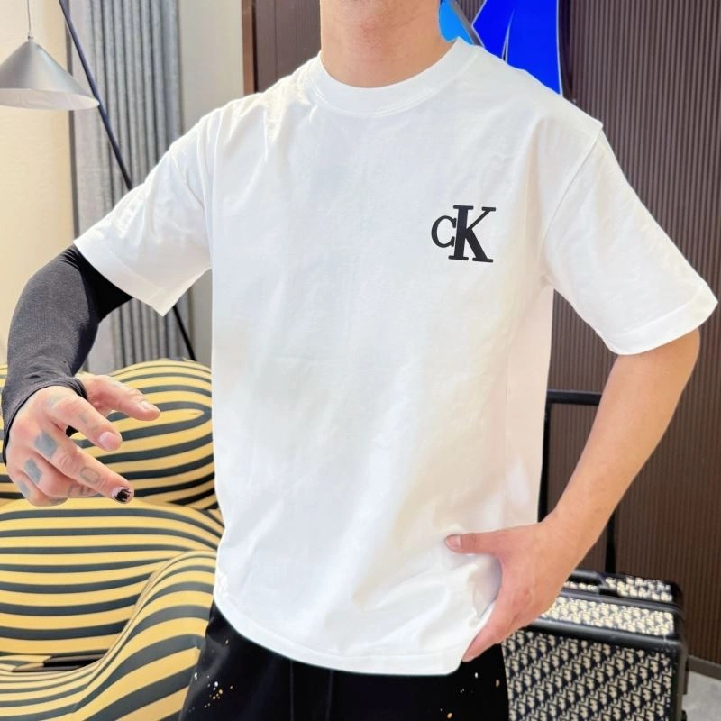 WellDesigned Calvin Klein T-Shirts 158614
