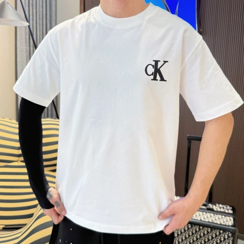 WellDesigned Calvin Klein T-Shirts 158614