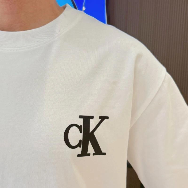WellDesigned Calvin Klein T-Shirts 158614