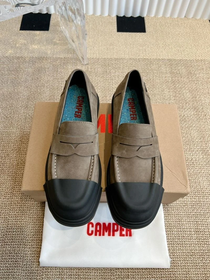 Versatile Camper Shoes 8256