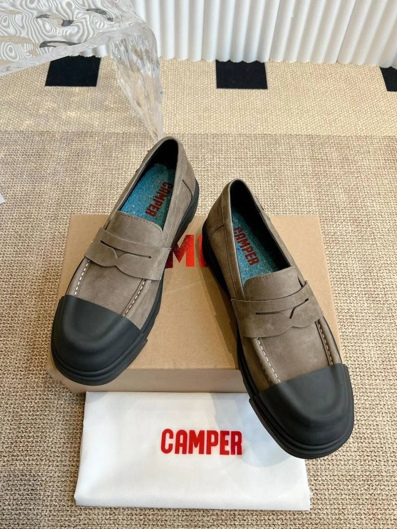 Versatile Camper Shoes 8256