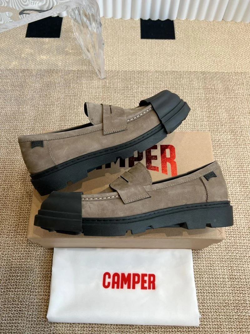 Versatile Camper Shoes 8256