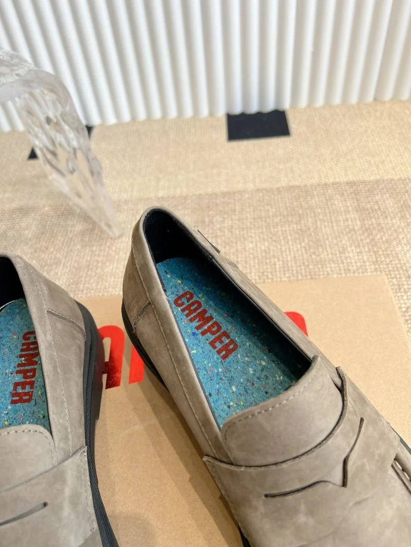 Versatile Camper Shoes 8256