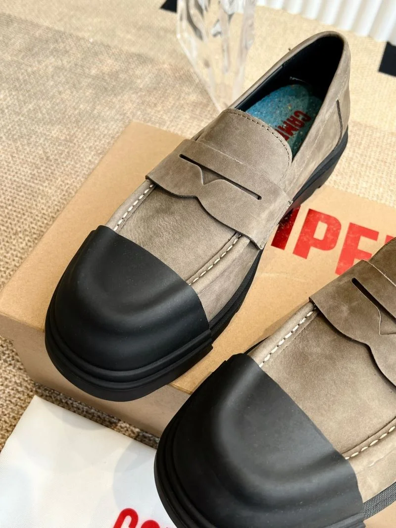 Versatile Camper Shoes 8256