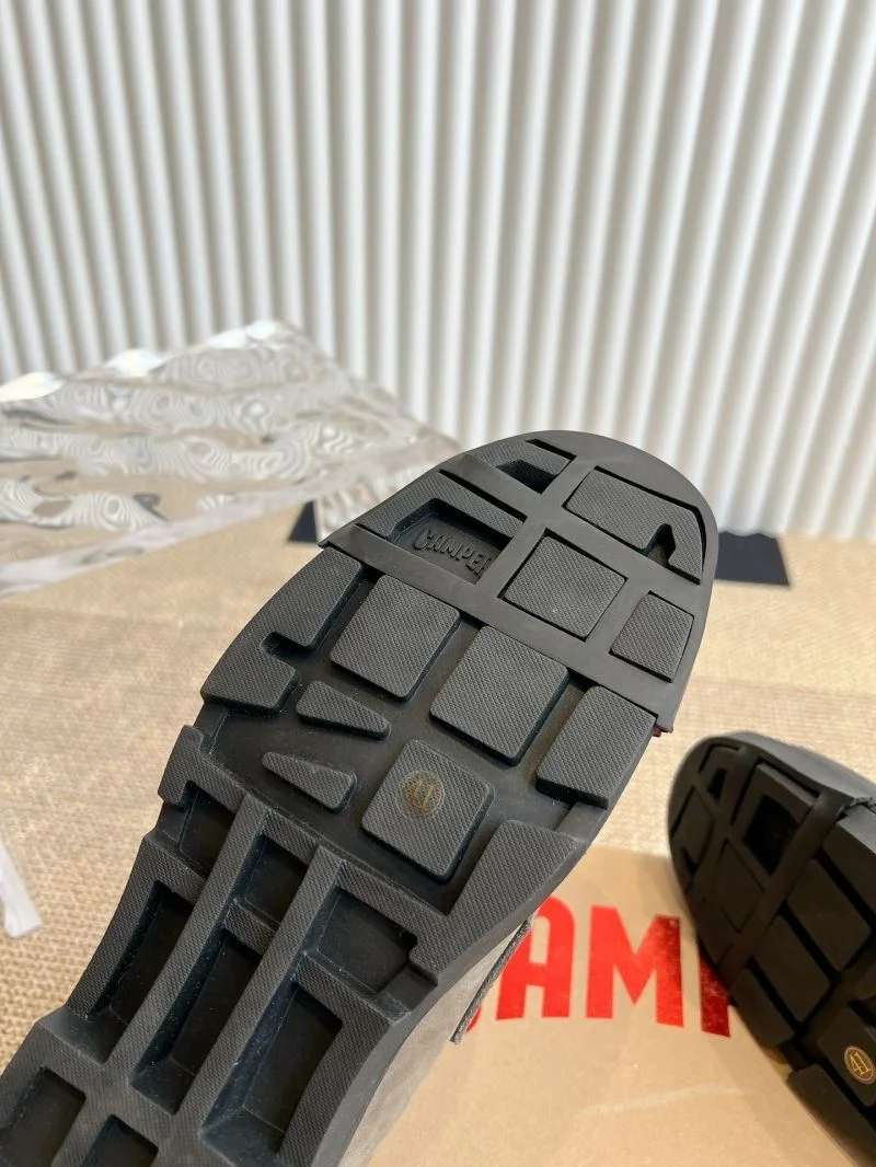 Versatile Camper Shoes 8256