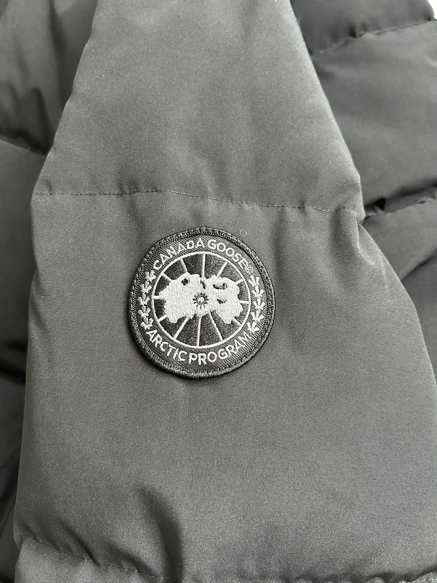Canada Goose Down Jackets TimelessDesign 106657