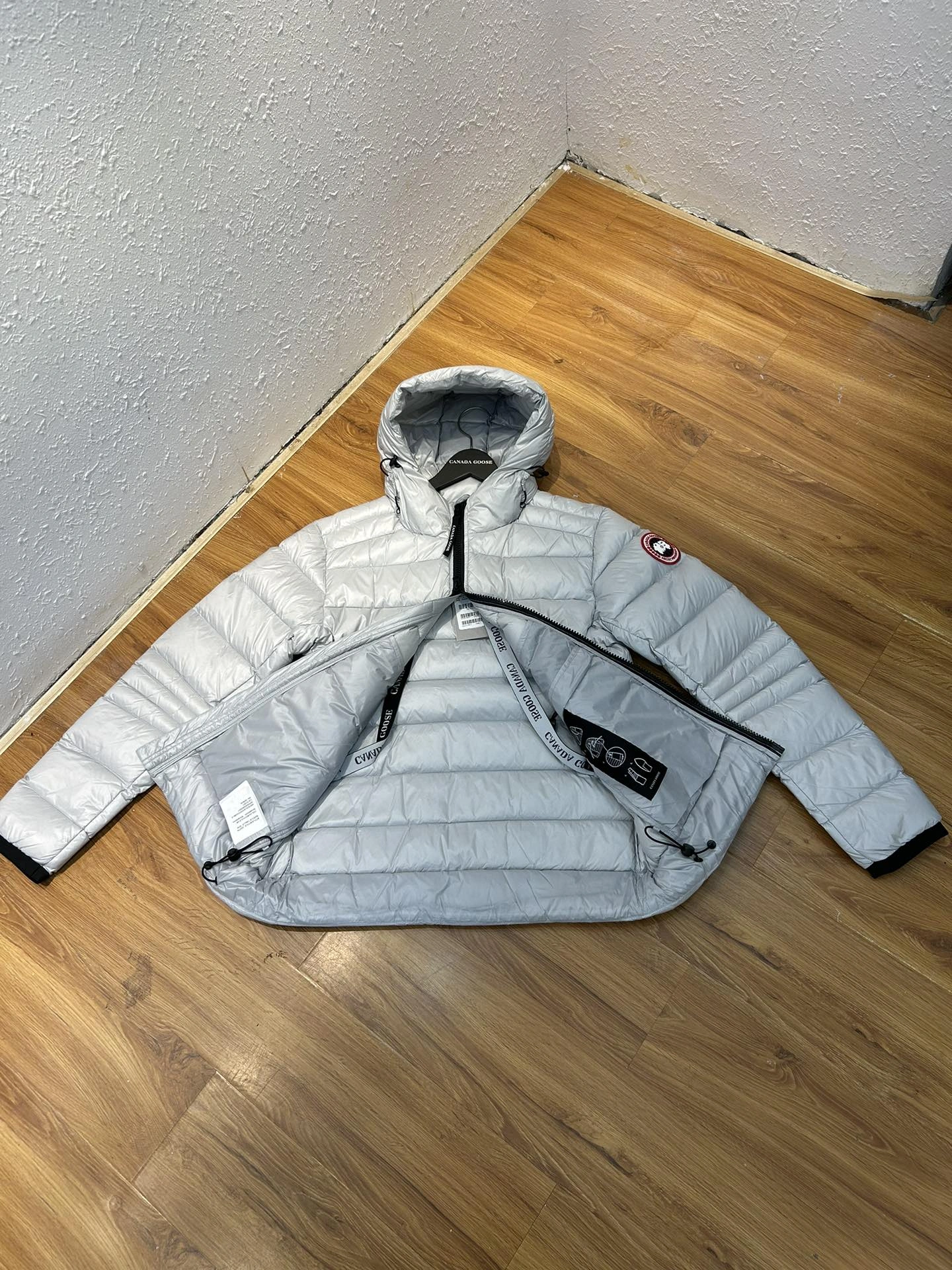Canada Goose Down Jackets Breathable 106644