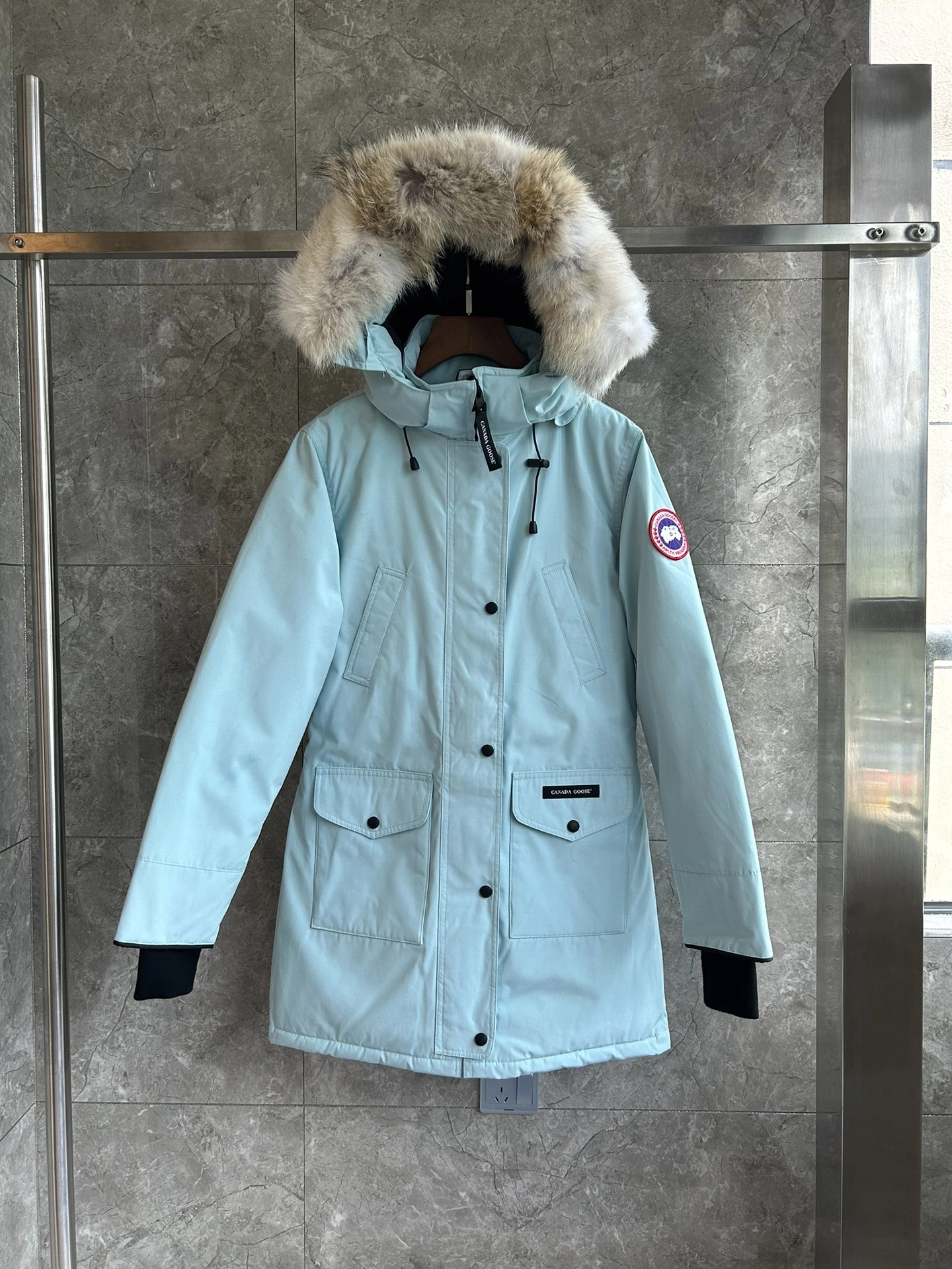 Canada Goose Down Jackets Chic 106665