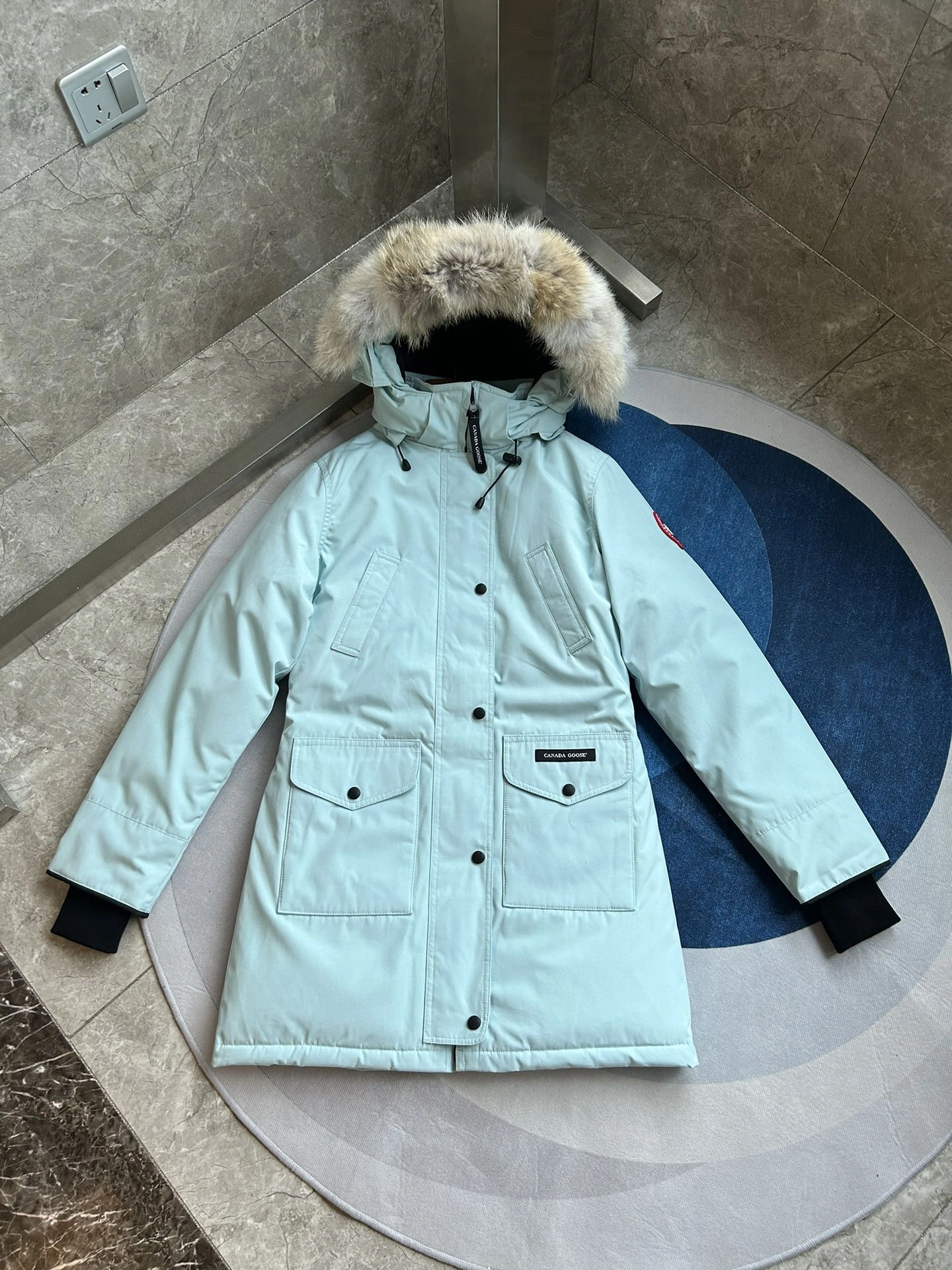 Canada Goose Down Jackets Chic 106665