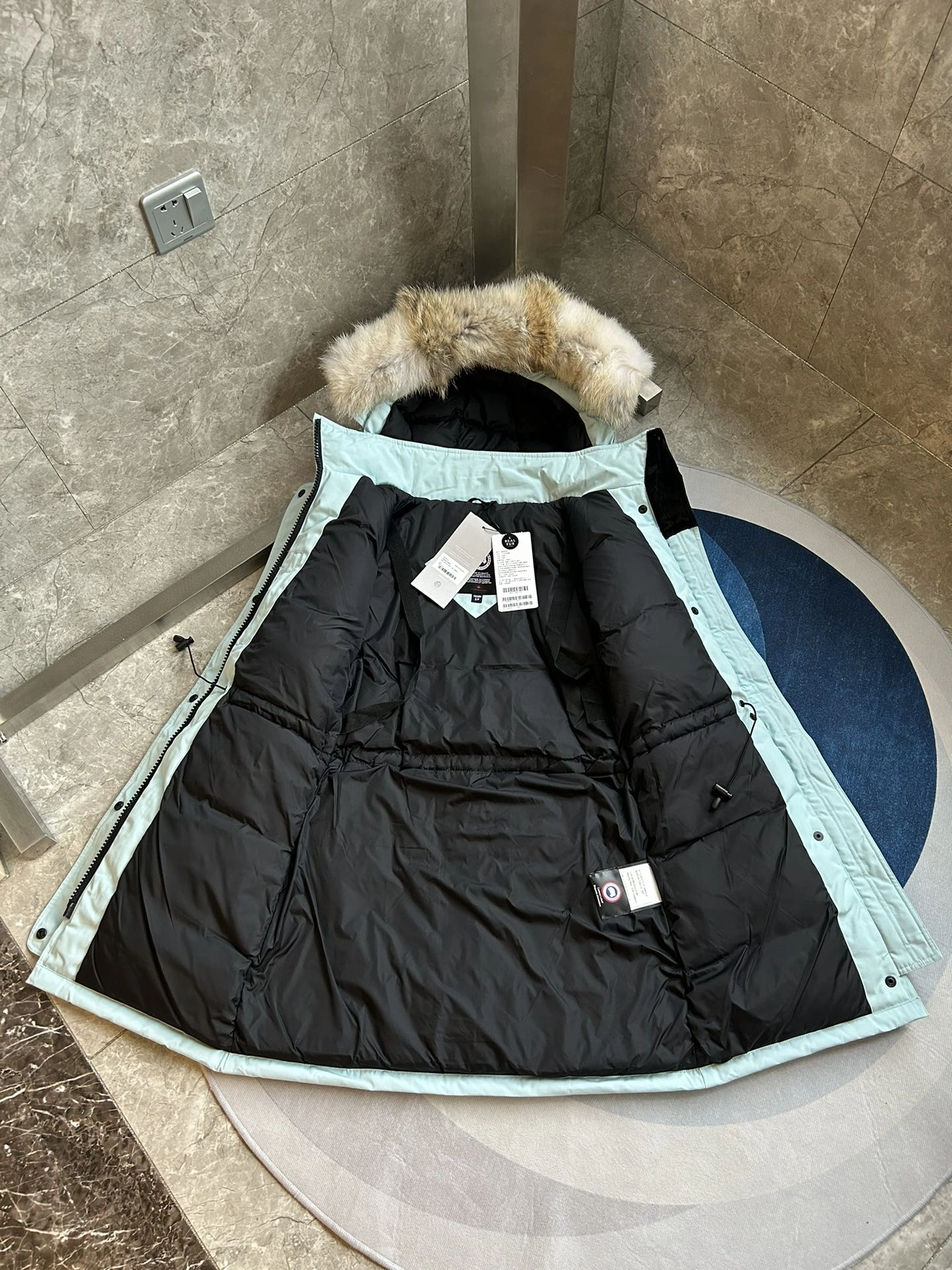 Canada Goose Down Jackets Chic 106665
