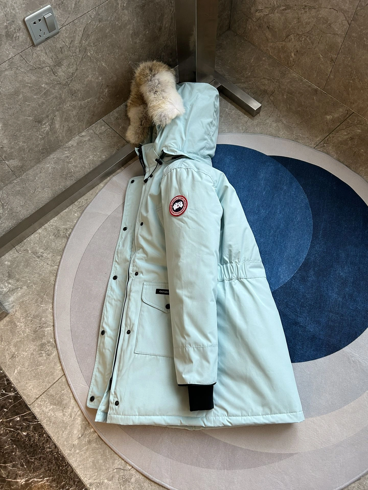 Canada Goose Down Jackets Chic 106665