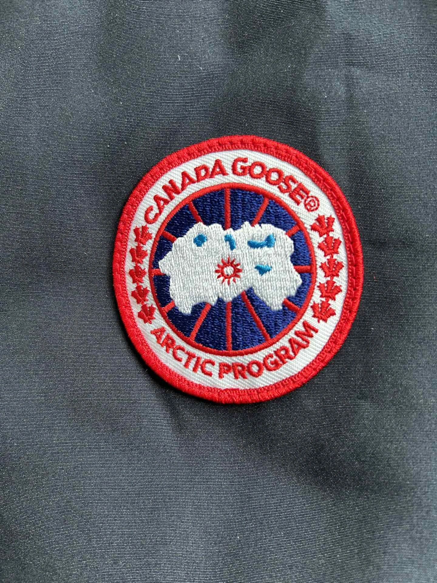 Comfortable Canada Goose Down Jackets 106681