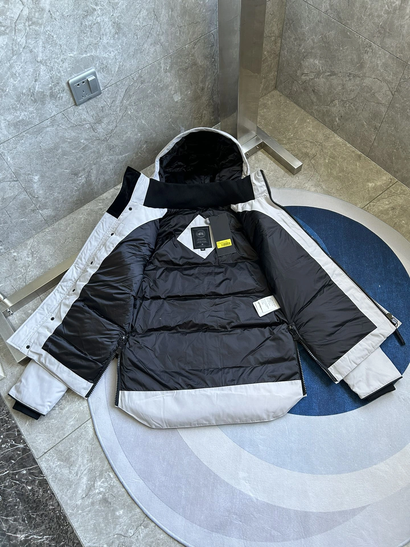 Canada Goose Down Jackets SmoothTexture 106630