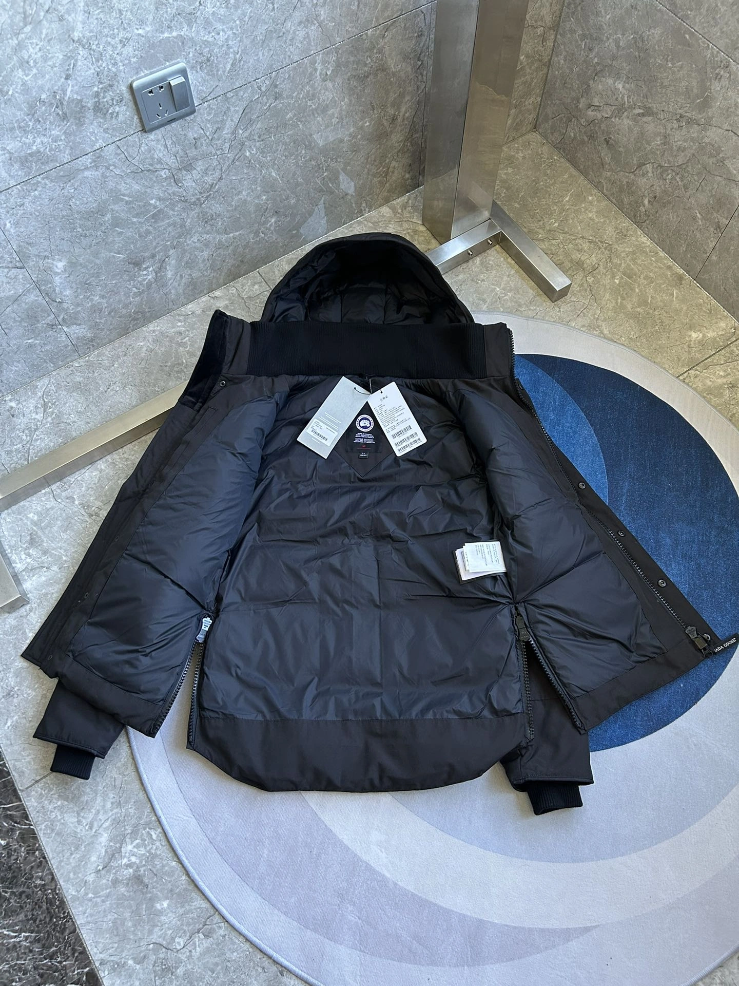 Canada Goose Down Jackets FreshLook 106631