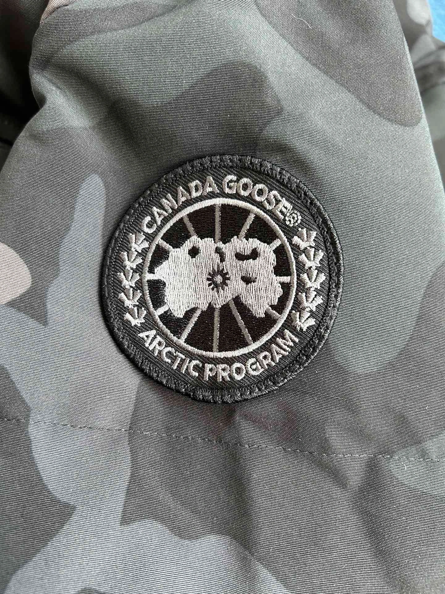 Canada Goose Down Jackets Premium 106599