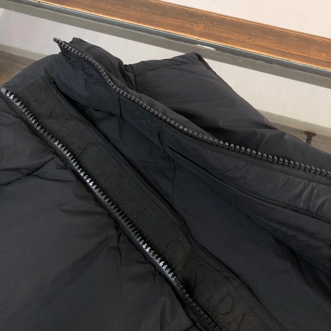 Canada Goose Down Jackets Comfortable 106596