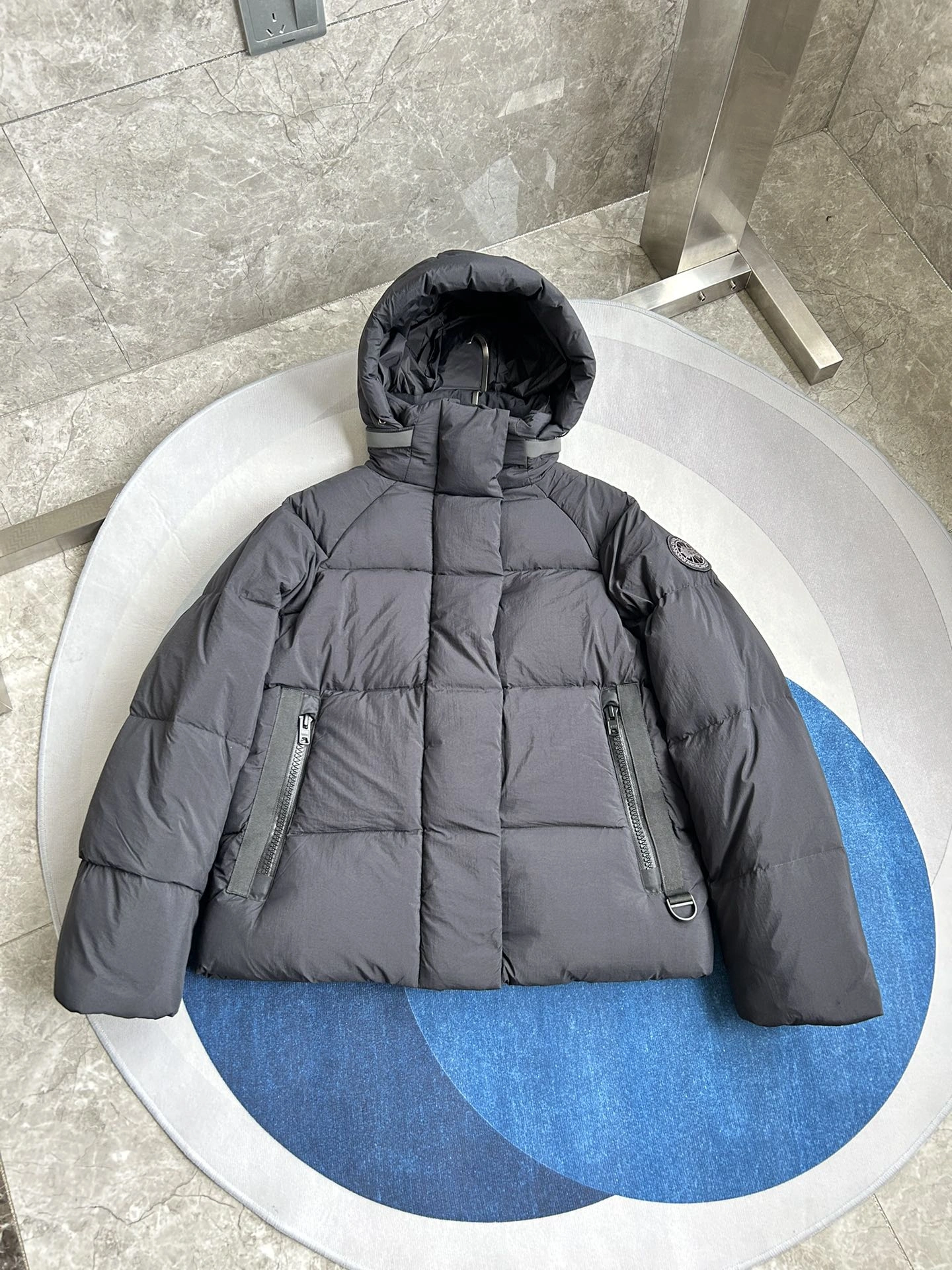Canada Goose Down Jackets Chic 106594