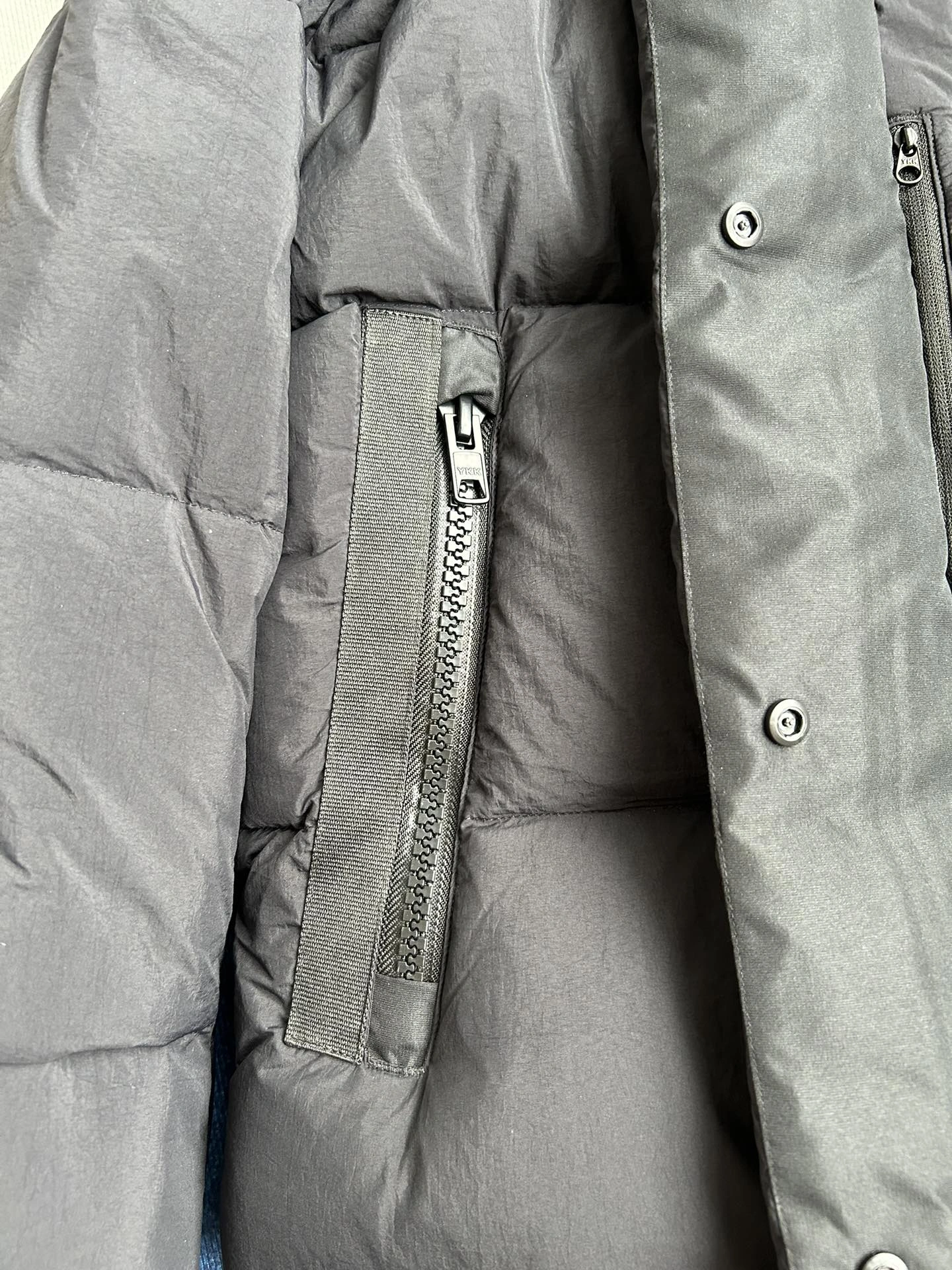 Canada Goose Down Jackets Chic 106594