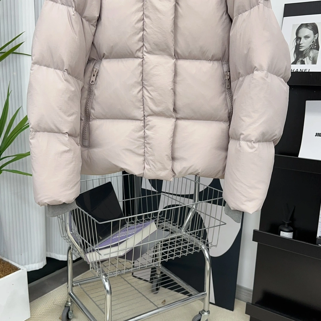 Canada Goose Down Jackets Comfortable 106576