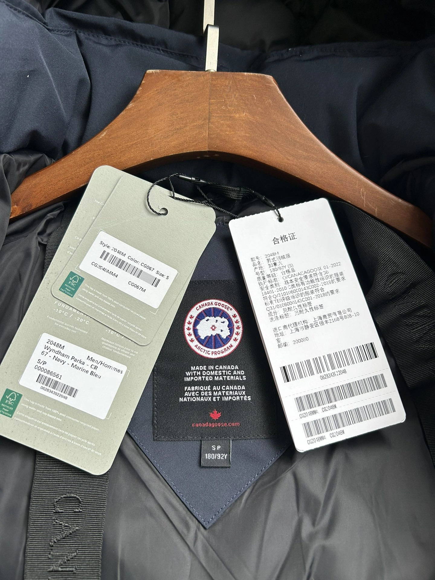 Canada Goose Down Jackets Chic 106597