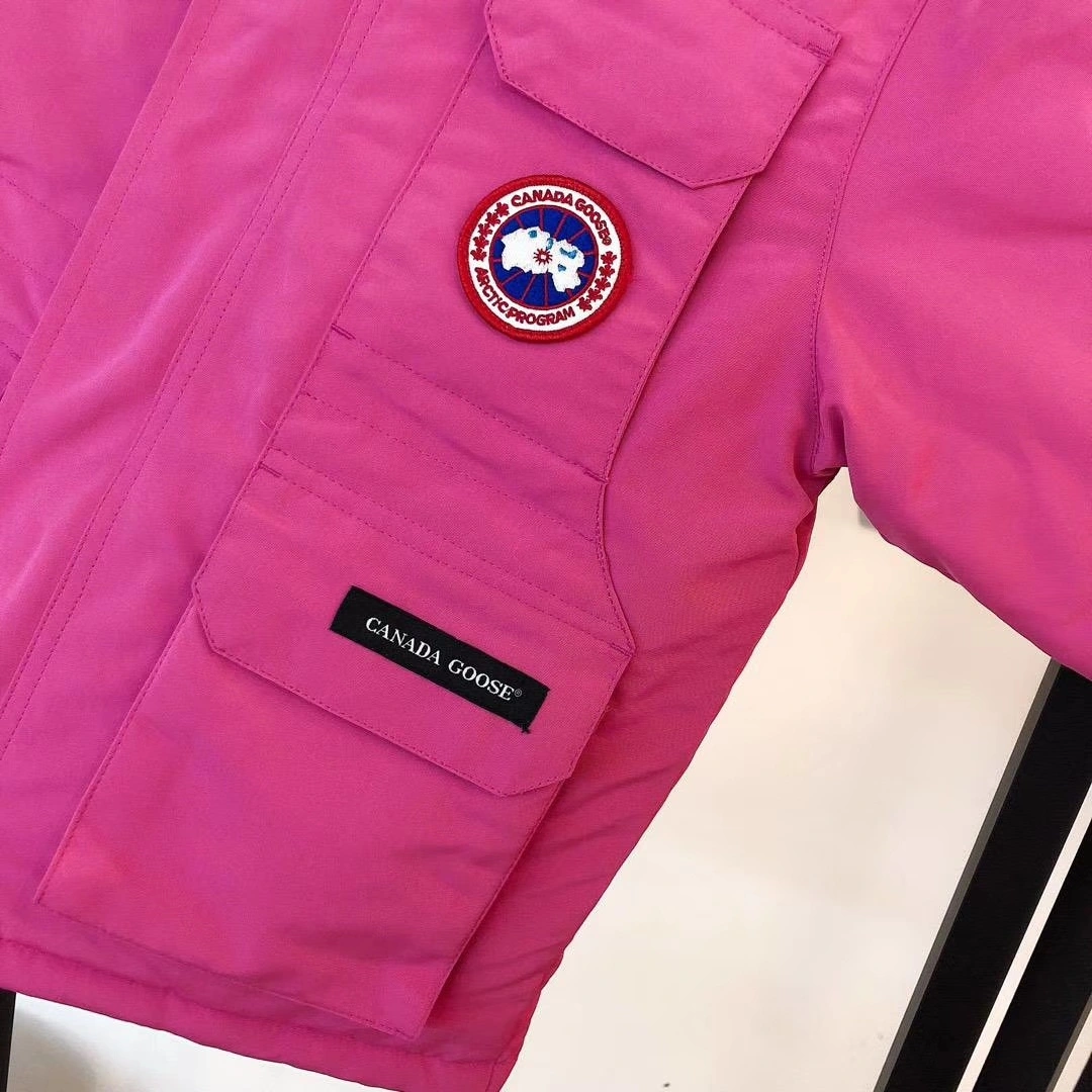 Canada Goose Down Jackets Sleek 106588