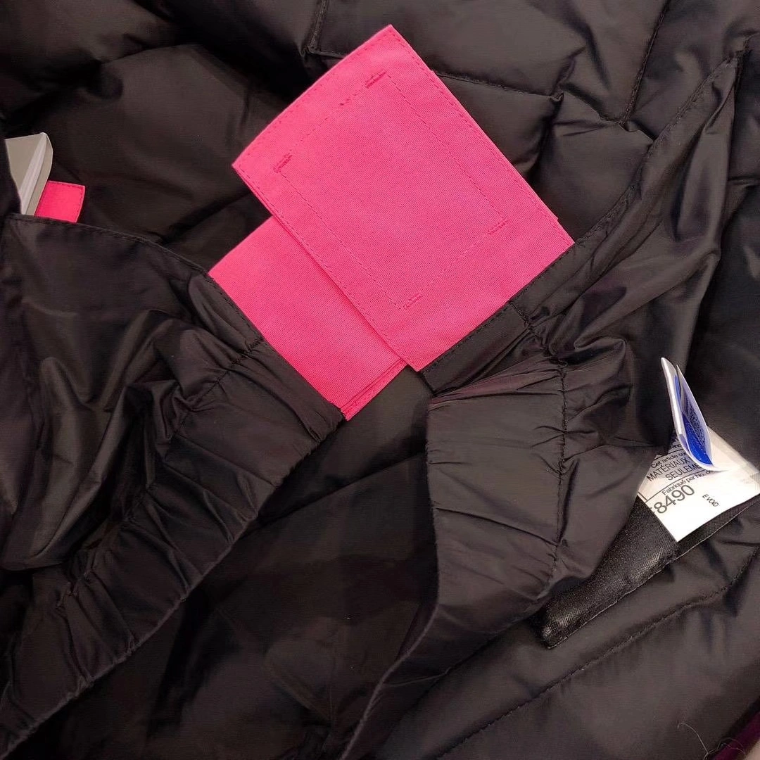 Canada Goose Down Jackets Sleek 106588