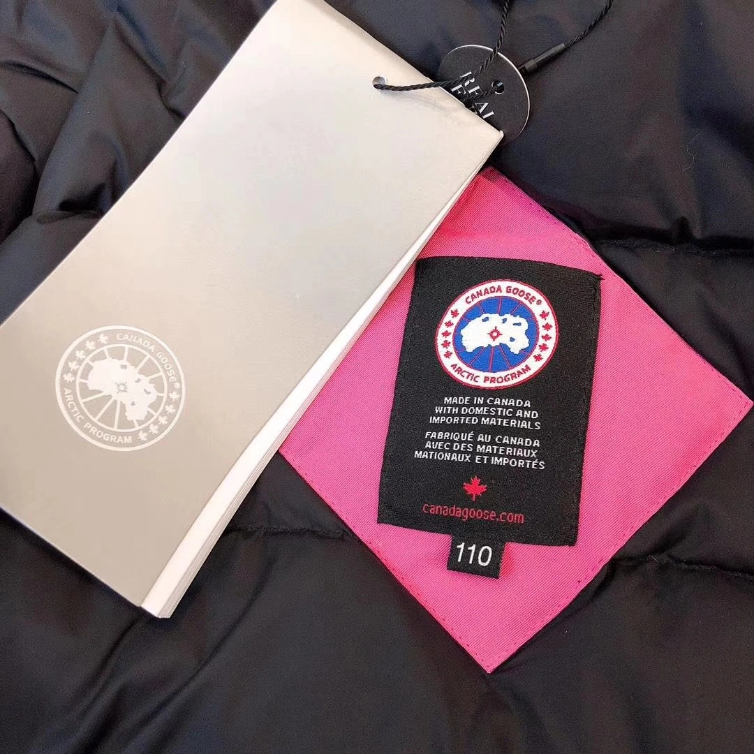 Canada Goose Down Jackets Sleek 106588