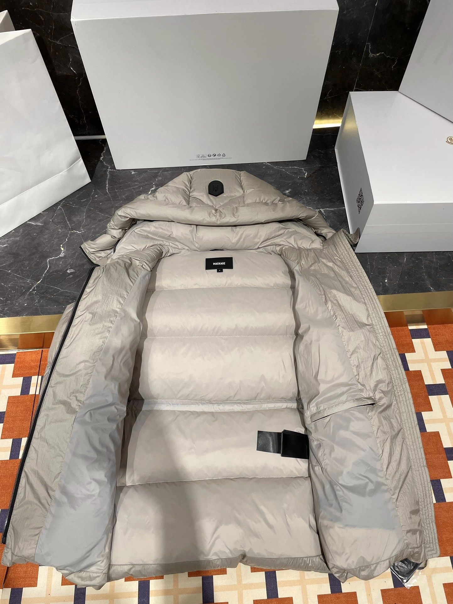 Canada Goose Down Jackets Breathable 106578