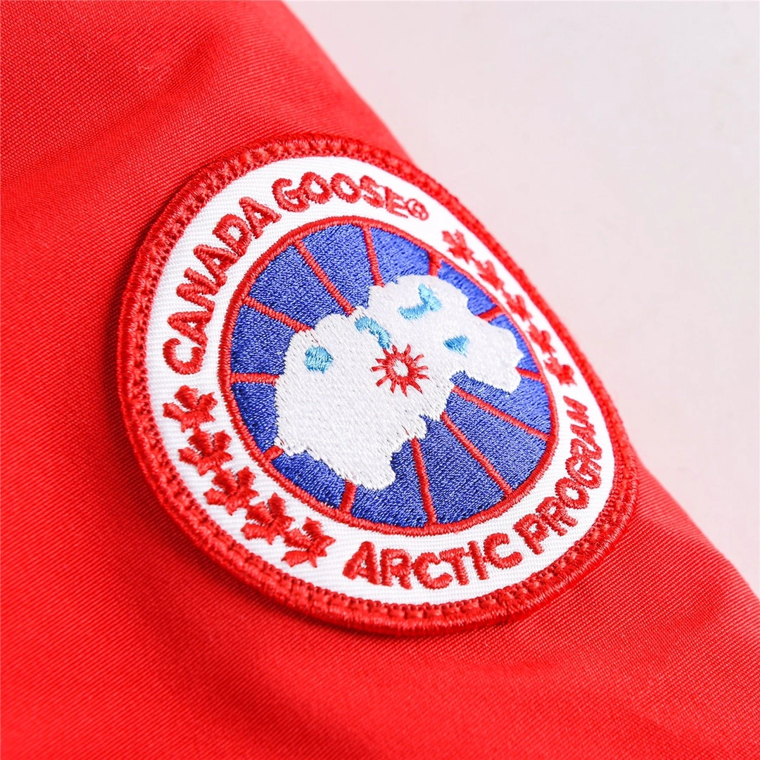 Canada Goose Down Jackets Sleek 106464