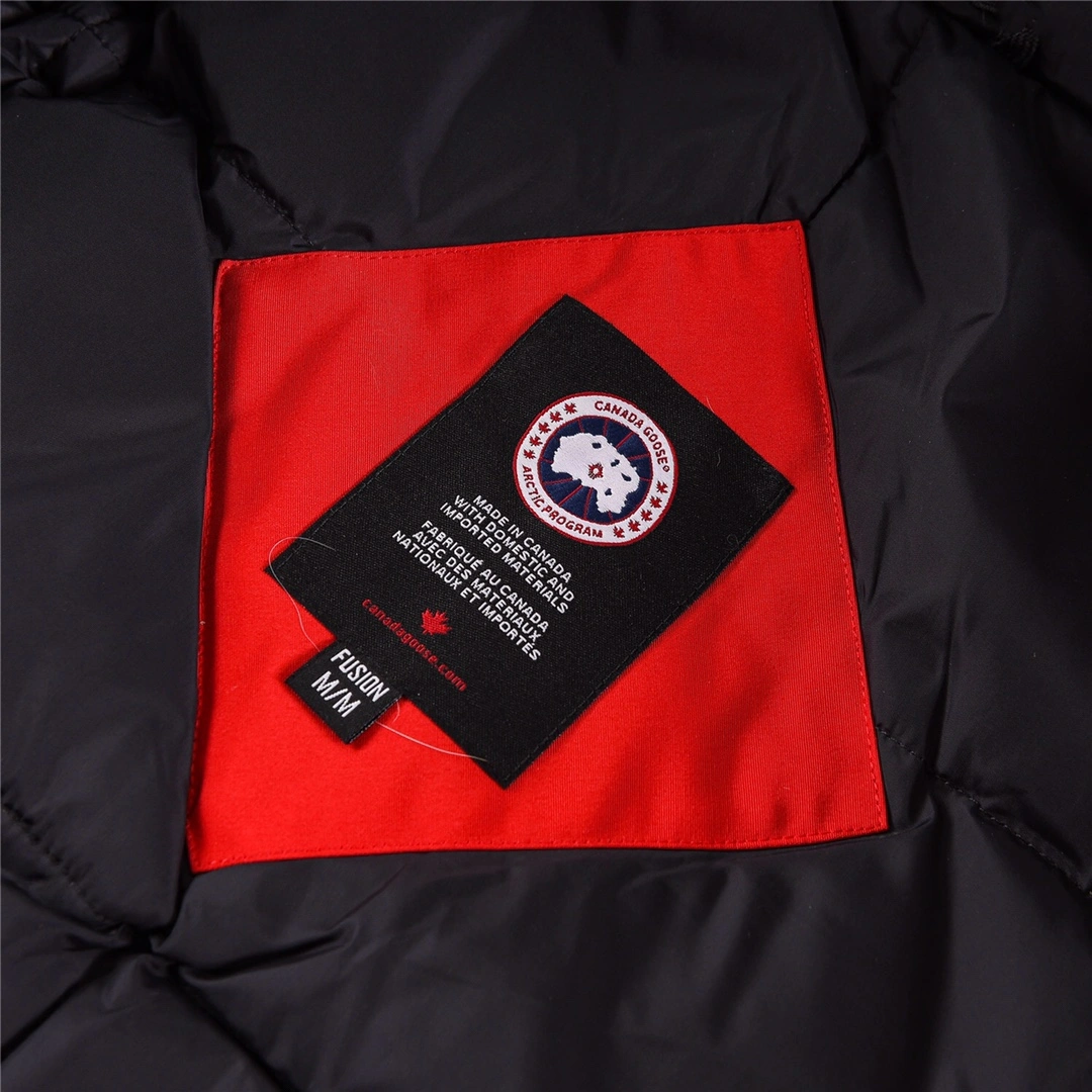 Canada Goose Down Jackets Sleek 106464