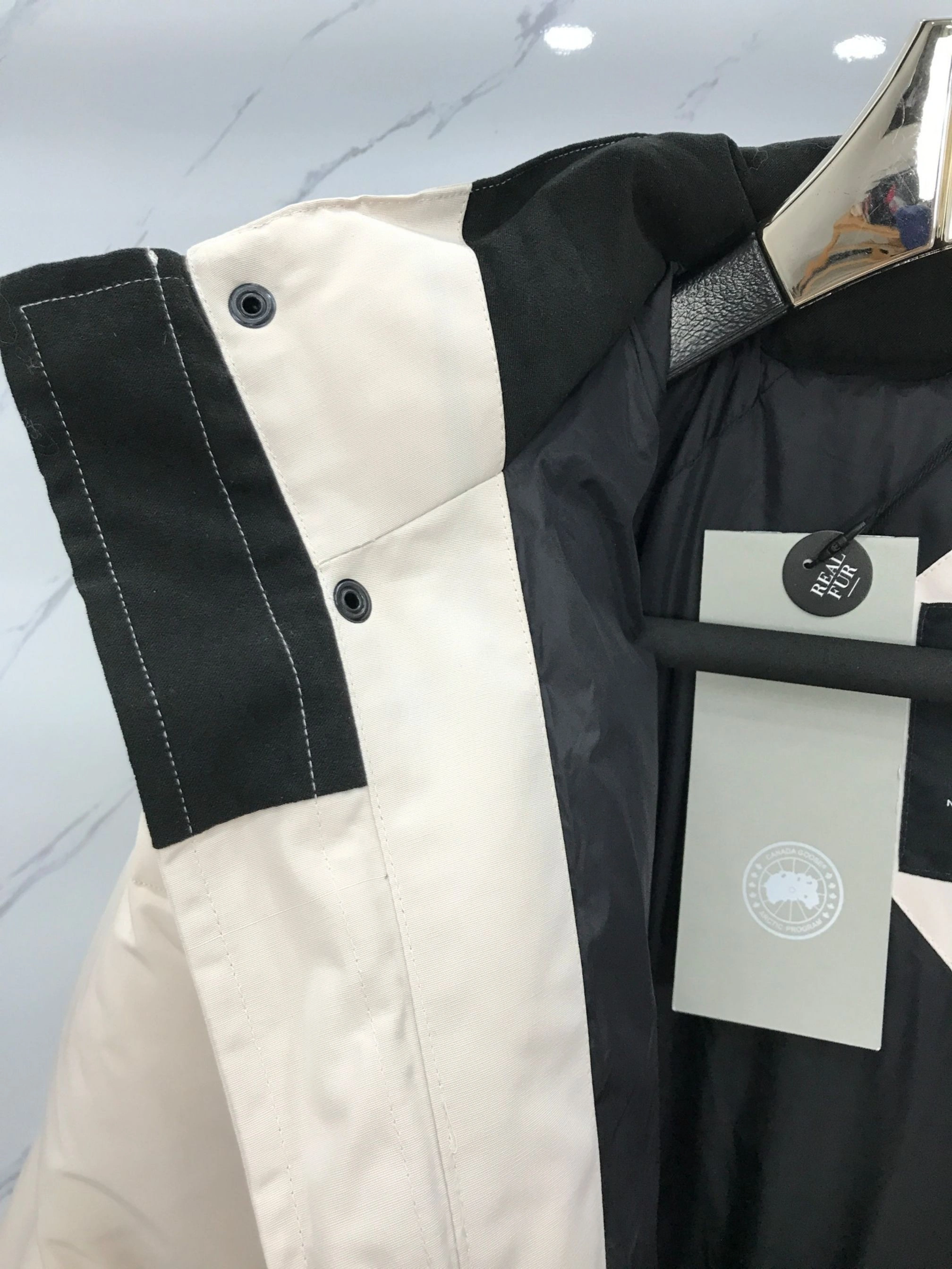 Canada Goose Down Jackets Original 106445