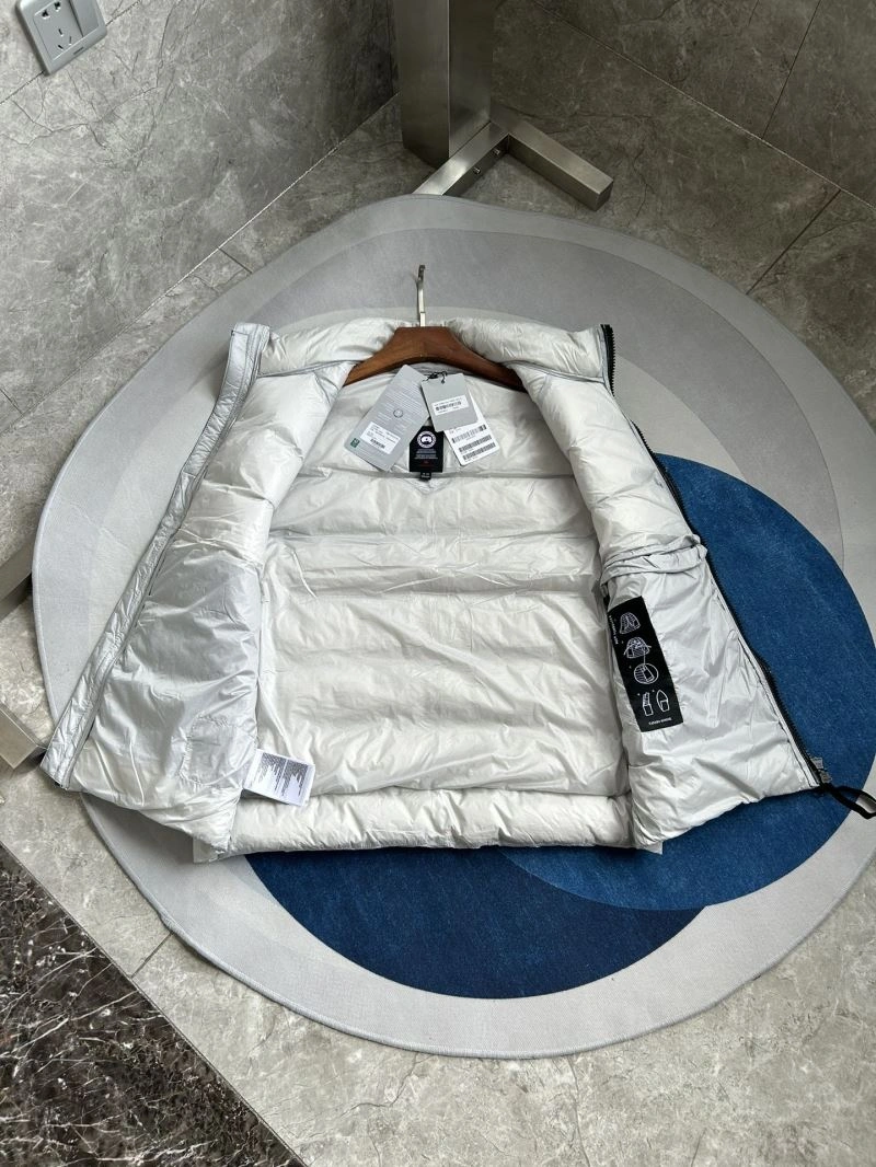 Canada Goose Down Jackets EasyMatch 106355
