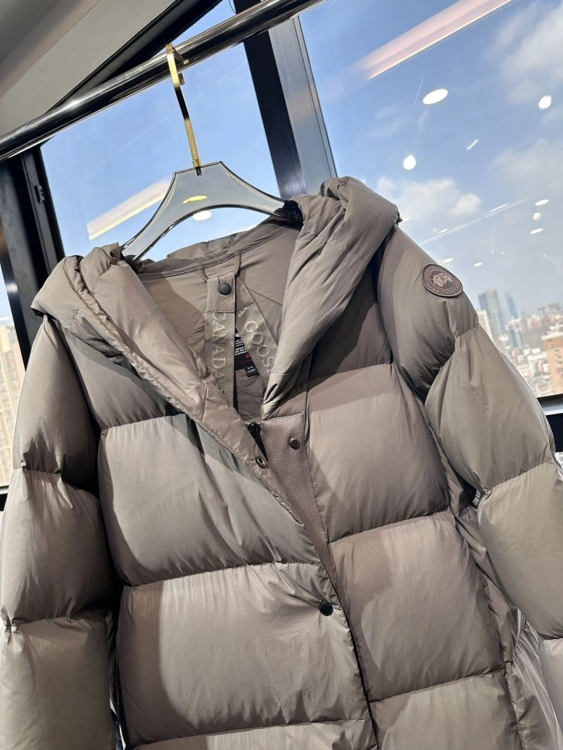 Canada Goose Down Jackets Sporty 106311
