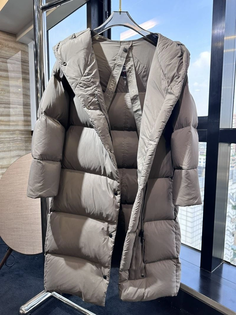 Canada Goose Down Jackets Sporty 106311