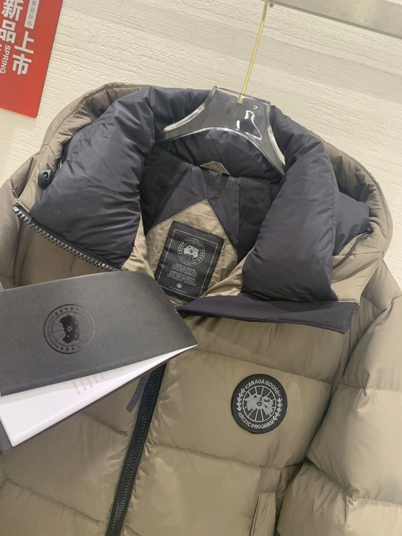 Canada Goose Down Jackets Functional 106334