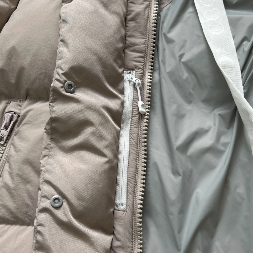 Comfortable Canada Goose Down Jackets 106378