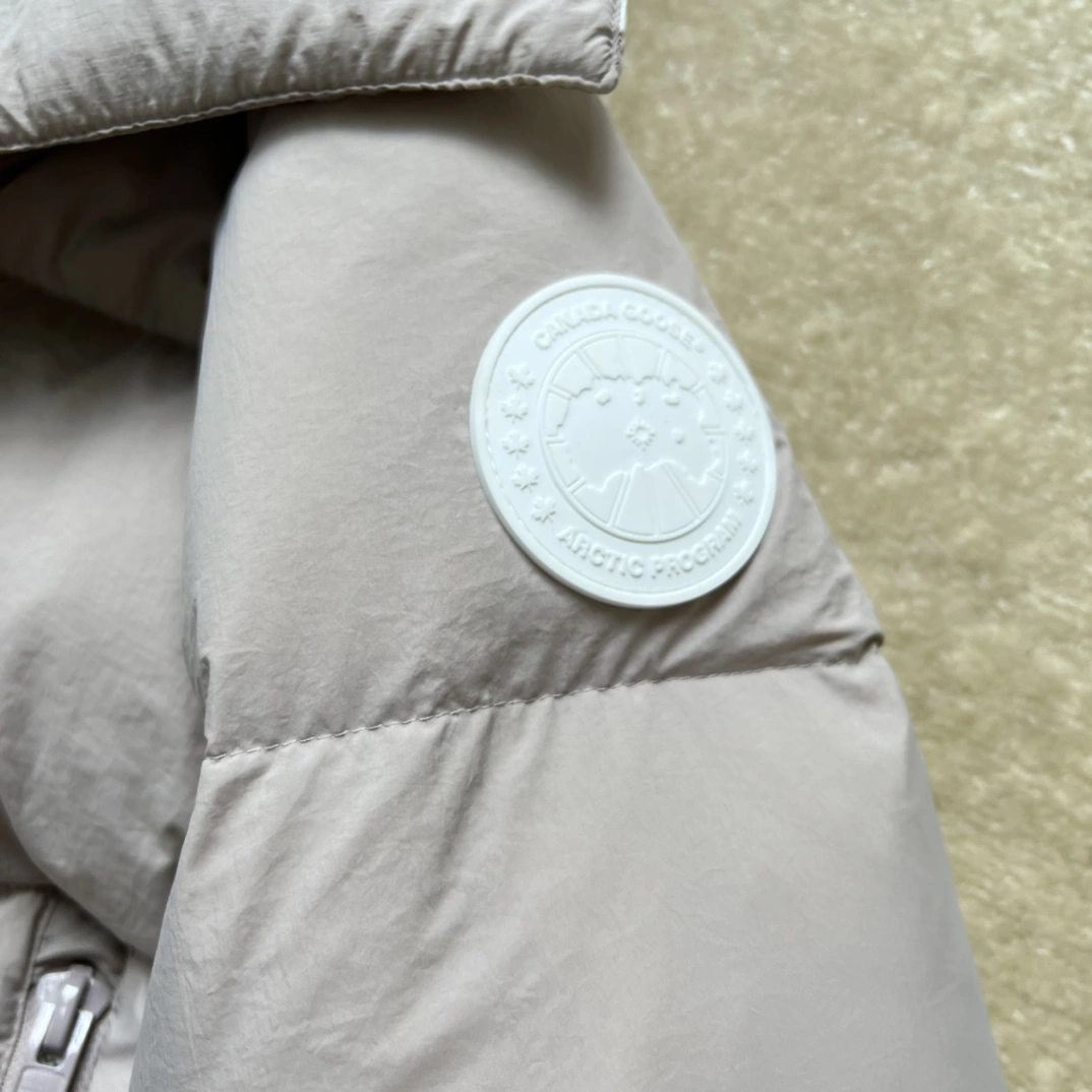 Comfortable Canada Goose Down Jackets 106378