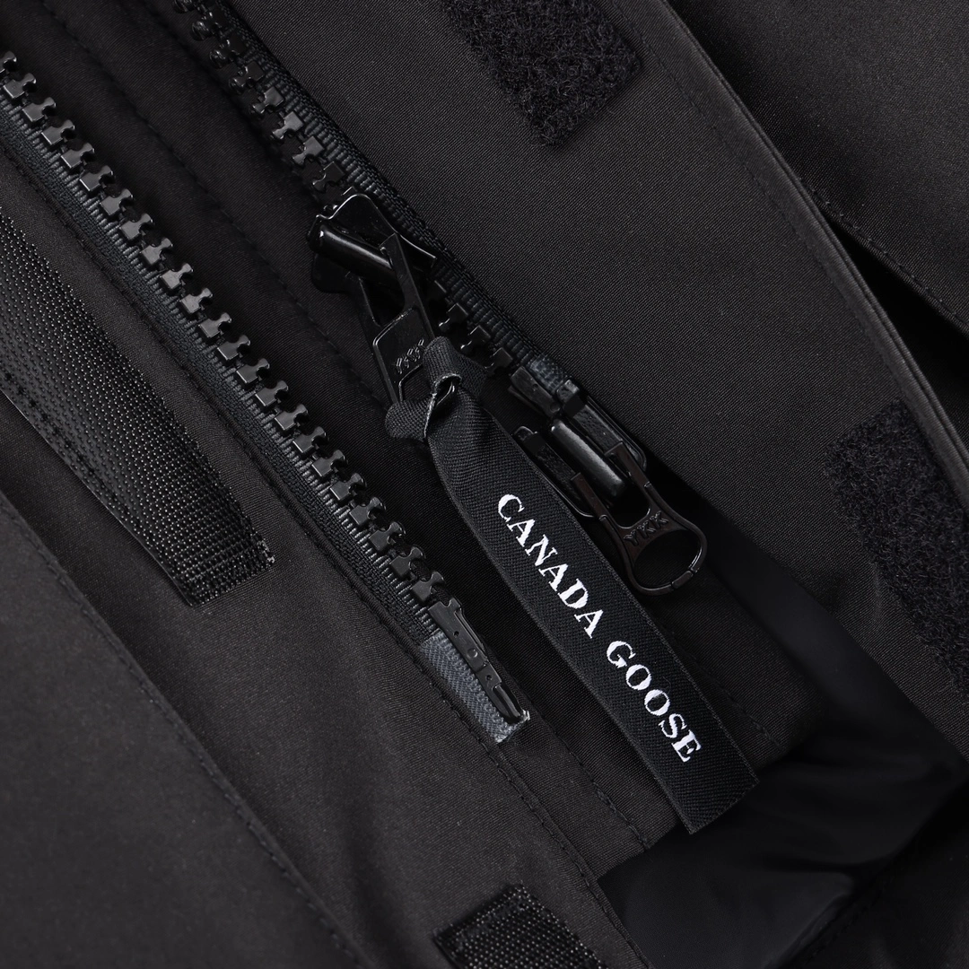 Canada Goose Down Jackets Original 106351