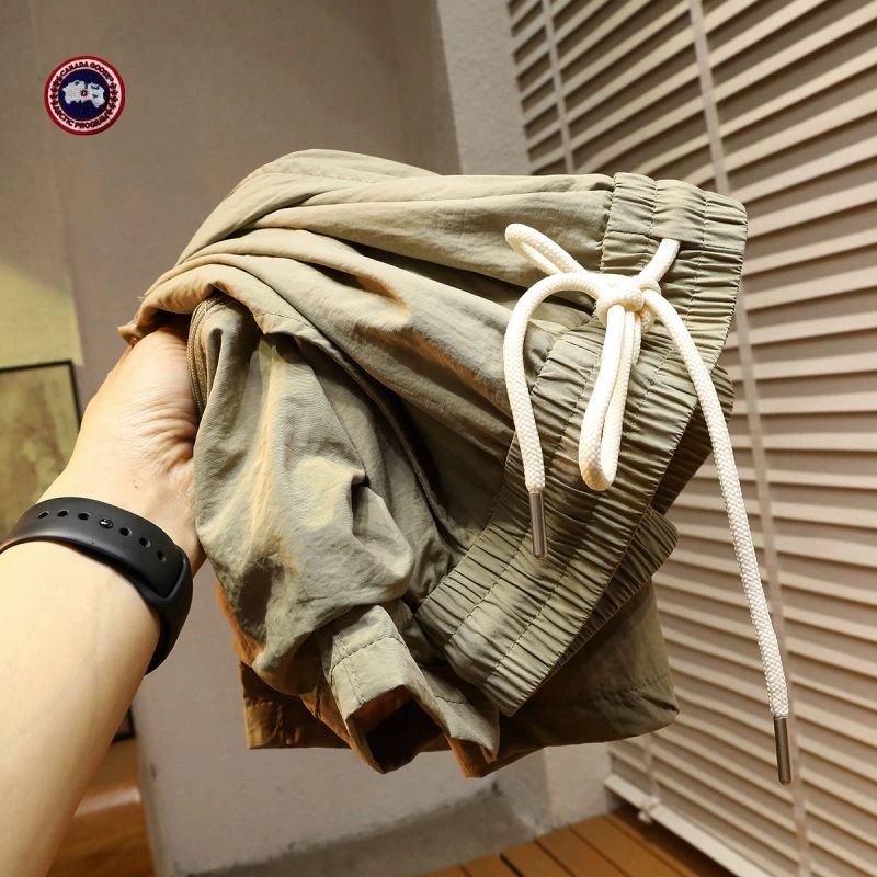 Canada Goose Short Pants UrbanStyle 106206