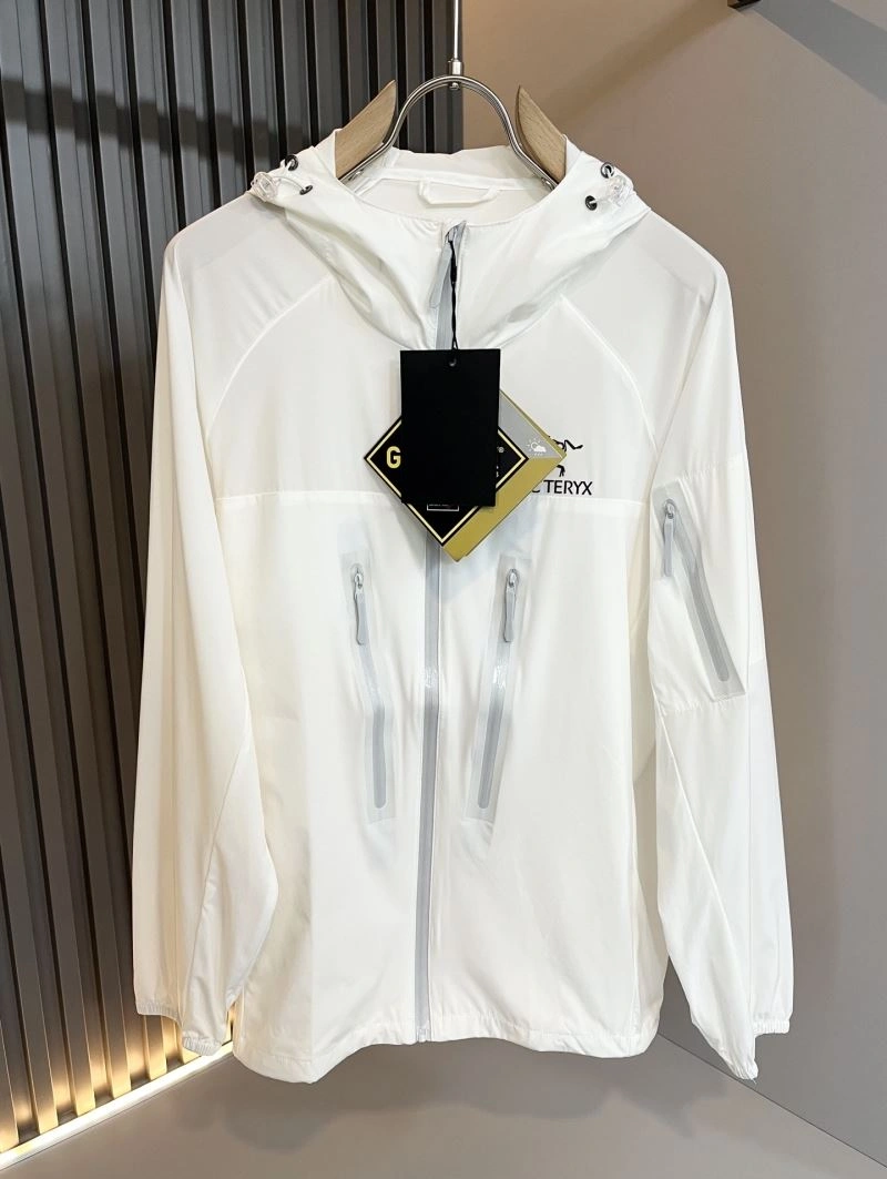 Lightweight Canada Goose Sunscreen Jacket 106218