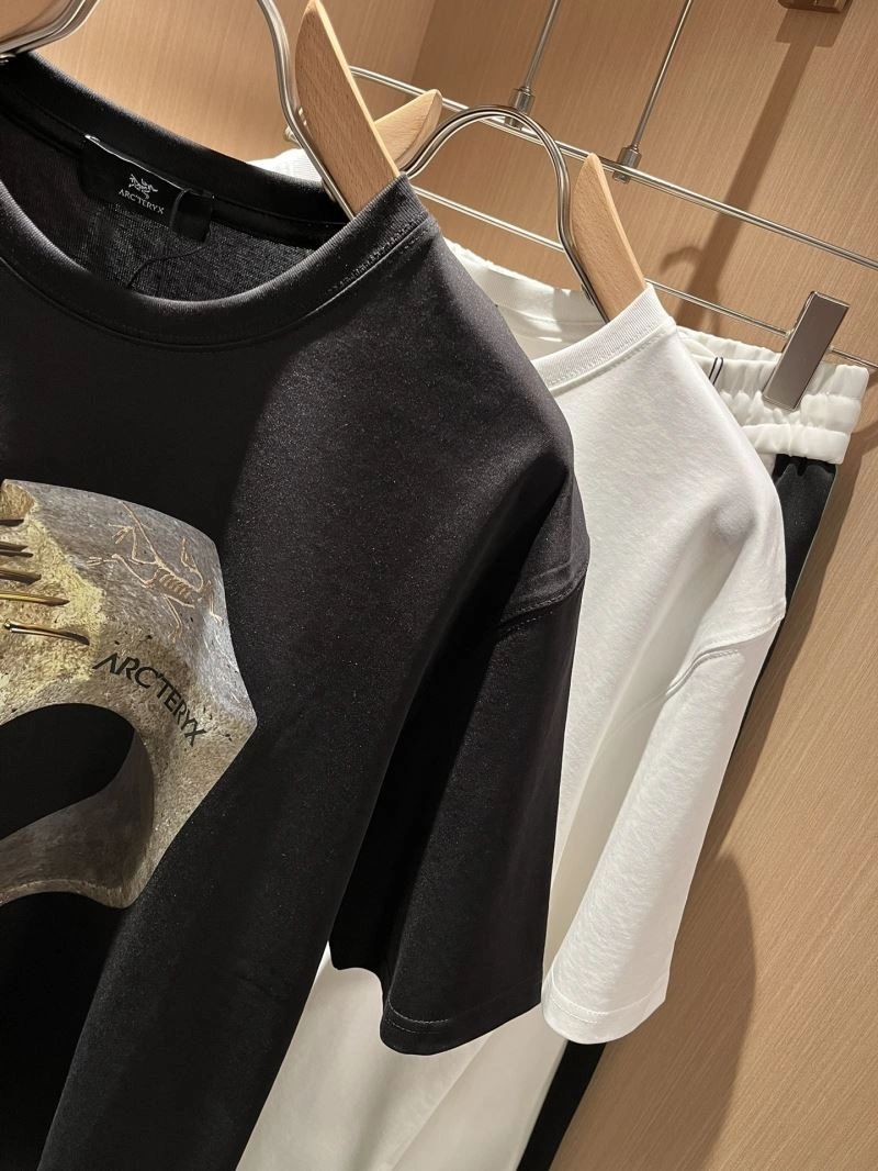 Canada Goose T-Shirts ComfortFit 106232