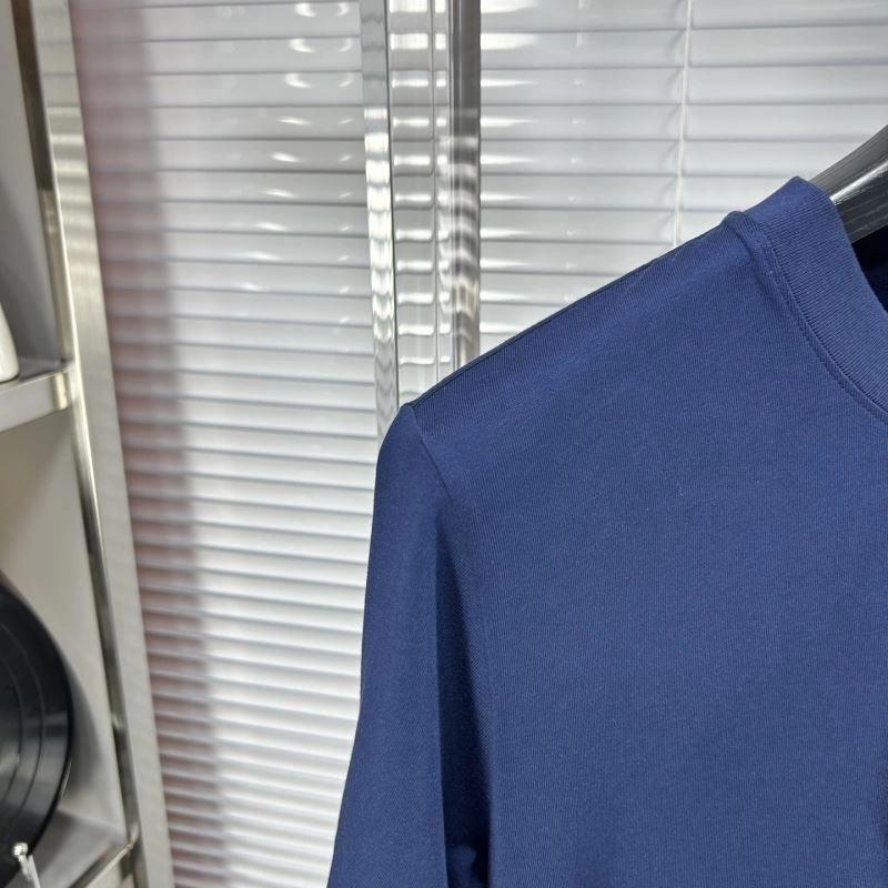 Resilient Canada Goose T-Shirts 106224