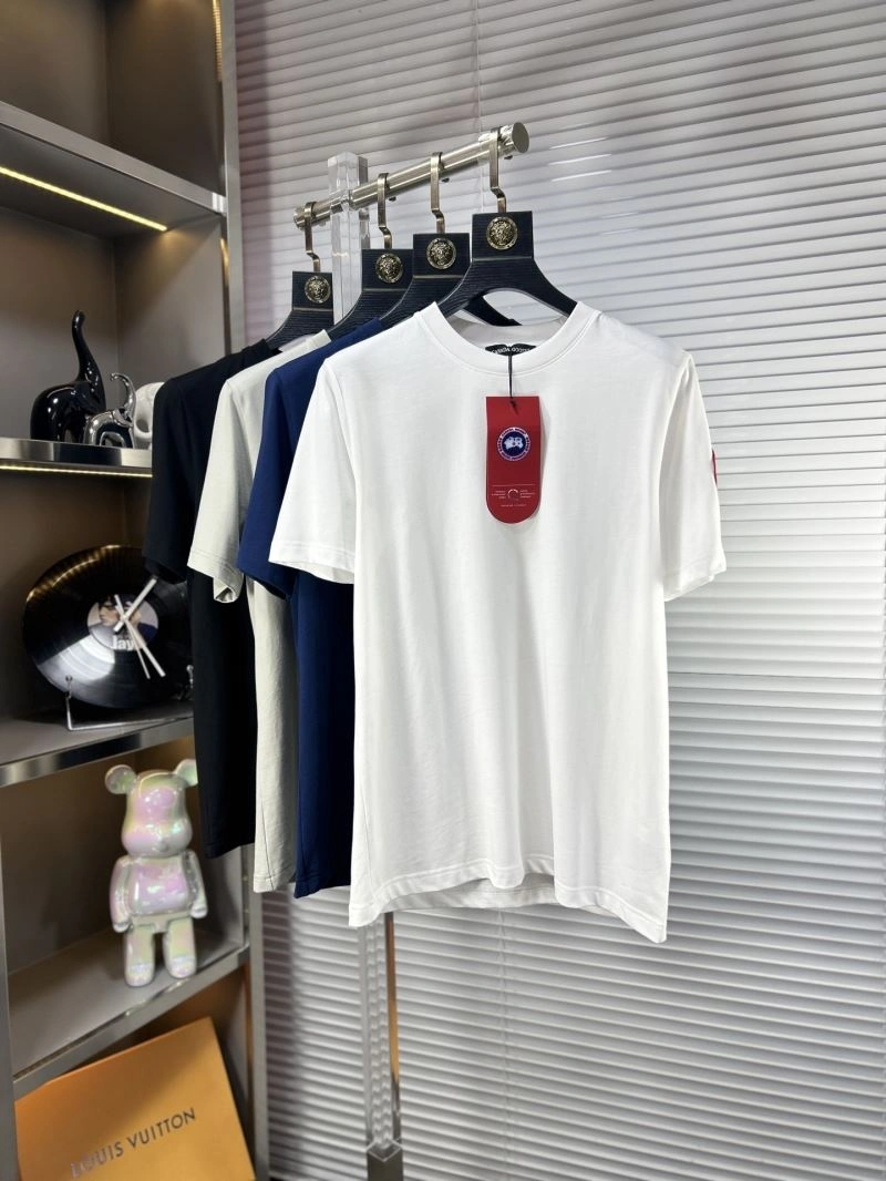 Resilient Canada Goose T-Shirts 106224