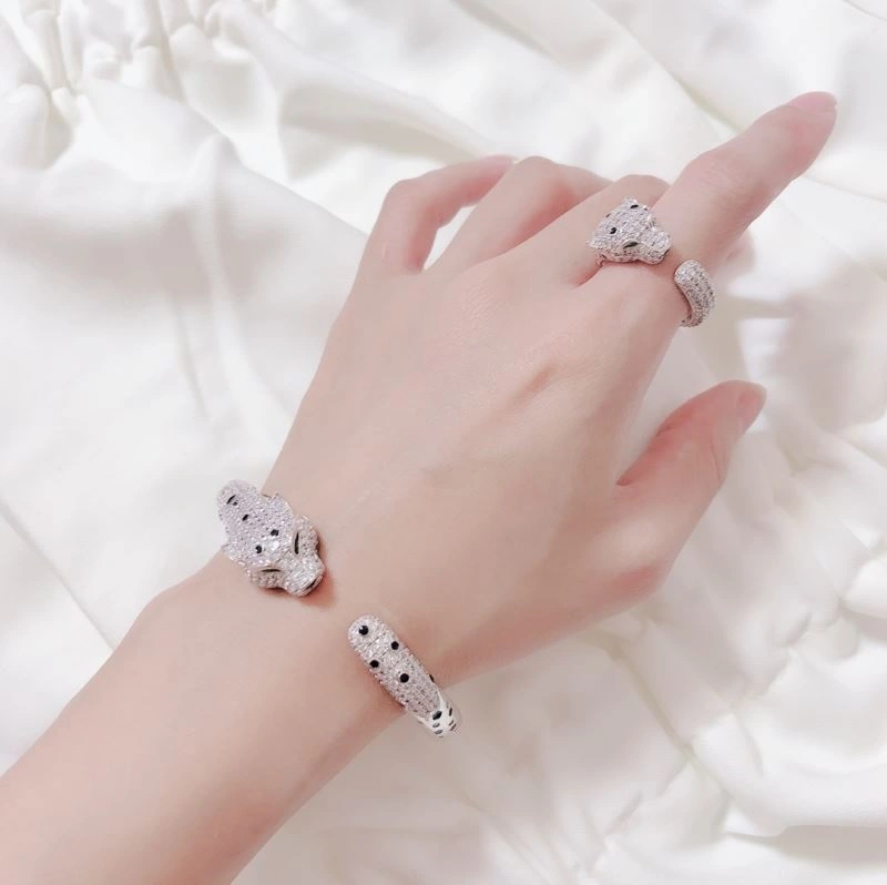 Vibrant Cartier Bracelets 217729