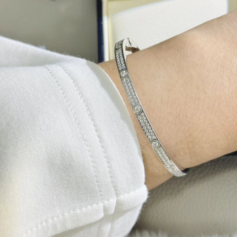 Classic Cartier Bracelets 217787