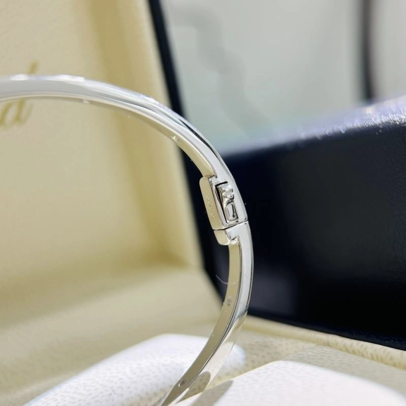 Classic Cartier Bracelets 217787