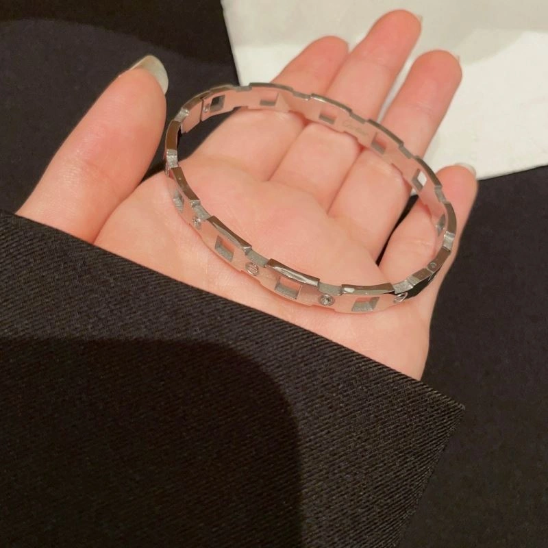 ModernLook Cartier Bracelets 217645