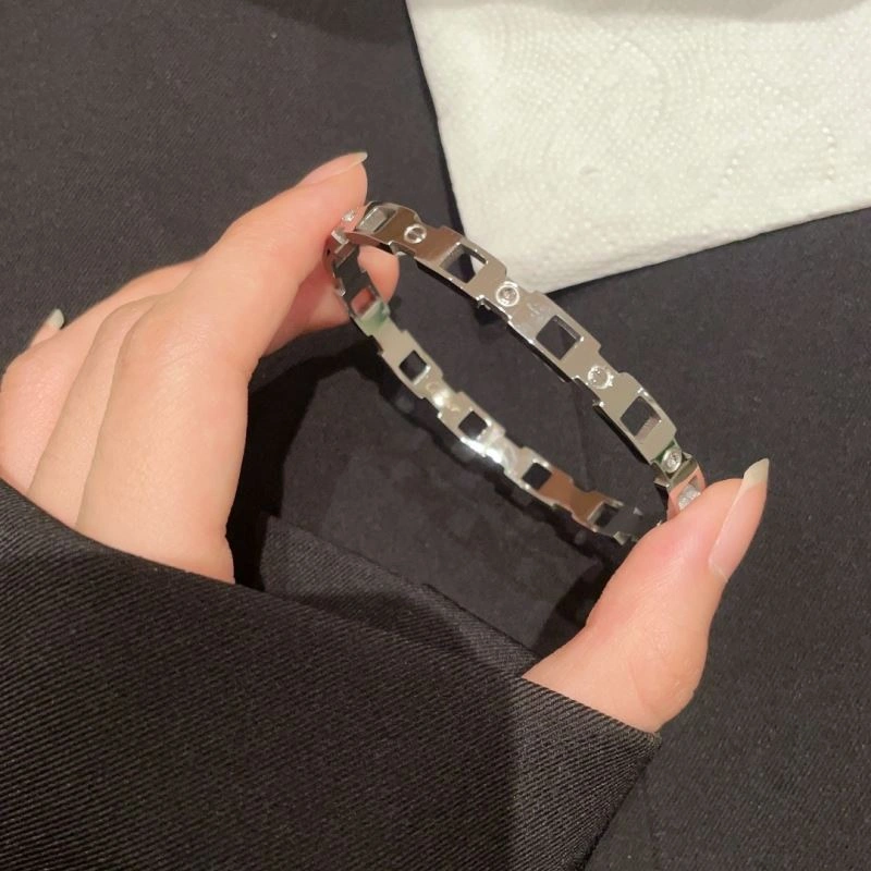 ModernLook Cartier Bracelets 217645