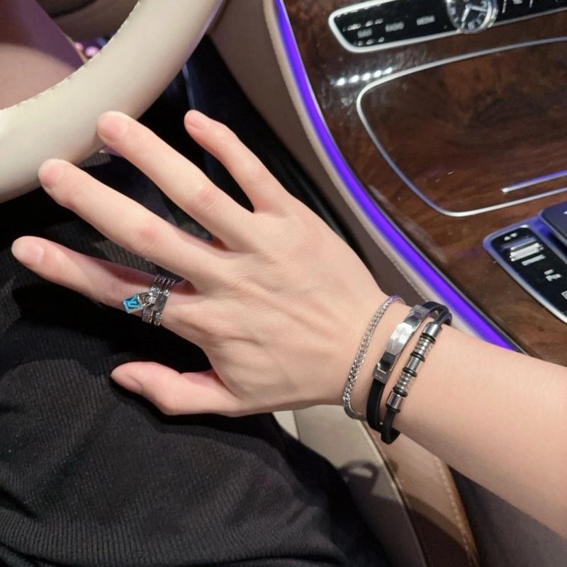 RelaxedFit Cartier Bracelets 217639